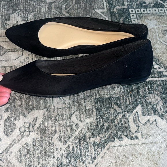 Old Navy women’s Black ballet pointer flats size 7 - Picture 3 of 9